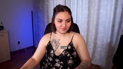 Snapshot of hoot_owl_cb chatting on October 10, 1:10 am Karina online show from October 10, 1:10 am