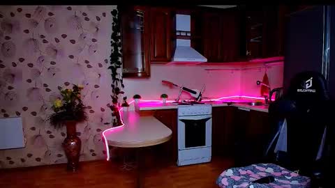 hope happyyy online show from October 18, 1:30 am