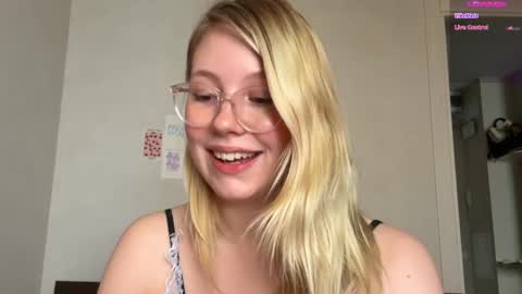 Audrey online show from December 11, 3:56 am