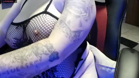 Misty online show from October 25, 8:05 pm