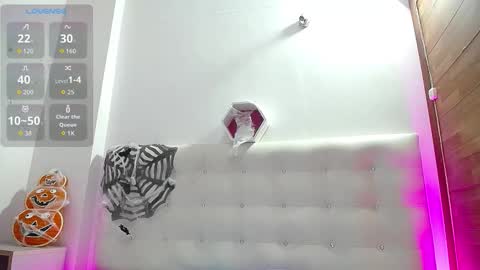 Snapshot of horny_juliettee chatting on October 30, 1:34 pm Juliette Roberts online show from October 30, 1:34 pm