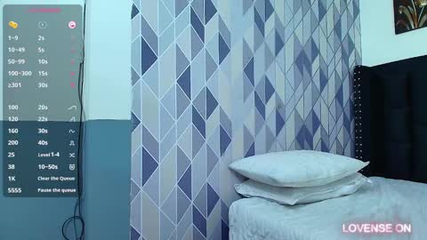 Khloe  online show from December 24, 5:49 am