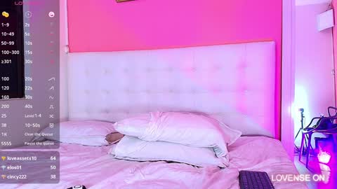 Khloe  online show from December 13, 6:53 am