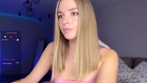 Snapshot of hornybunnyss chatting on January 9, 5:00 pm Sonya online show from January 9, 5:00 pm