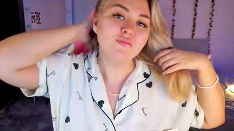 HornyCakee online show from October 23, 9:48 am