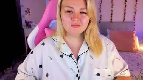 HornyCakee online show from October 16, 12:30 pm