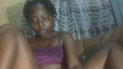 hornygal001 online show from December 7, 3:25 am
