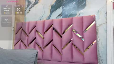 Snapshot of hornyhousekeeper_ chatting on October 15, 12:19 pm Valentina  online show from October 15, 12:19 pm