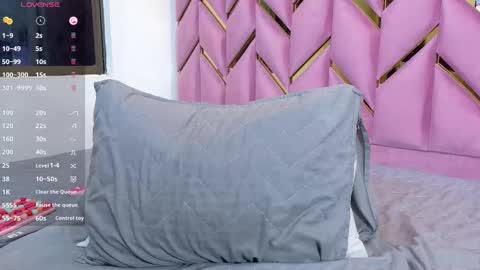 Snapshot of hornyhousekeeper_ chatting on September 27, 1:18 pm Valentina  online show from September 27, 1:18 pm