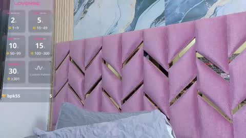 Snapshot of hornyhousekeeper_ chatting on October 8, 12:53 pm Valentina  online show from October 8, 12:53 pm