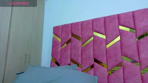 Snapshot of hornyhousekeeper_ chatting on October 23, 3:29 pm Valentina  online show from October 23, 3:29 pm