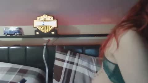 kittykitkat online show from December 14, 11:54 pm