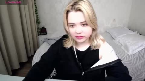 Lola and Lana online show from January 9, 7:02 am