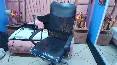 hornyskinny26 online show from November 28, 5:32 am