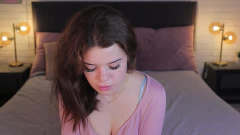 hot__tiny online show from November 8, 3:39 pm