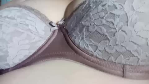 Snapshot of hot_boobs21 chatting on September 10, 9:15 pm hot_boobs21 online show from September 10, 9:15 pm