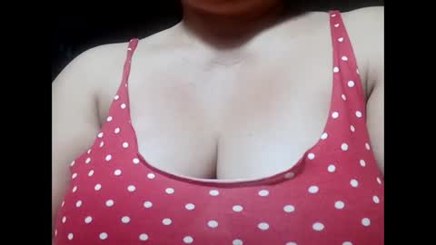 Snapshot of hot_boobs21 chatting on March 2, 9:19 pm hot_boobs21 online show from March 2, 9:19 pm