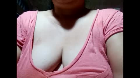 Snapshot of hot_boobs21 chatting on January 26, 9:18 pm hot_boobs21 online show from January 26, 9:18 pm