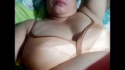 Snapshot of hot_boobs21 chatting on January 21, 9:15 pm hot_boobs21 online show from January 21, 9:15 pm