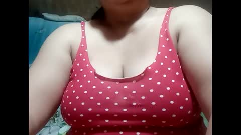 Snapshot of hot_boobs21 chatting on January 18, 10:06 pm hot_boobs21 online show from January 18, 10:06 pm