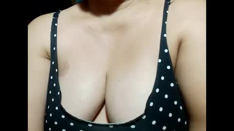 Snapshot of hot_boobs21 chatting on February 20, 11:21 pm hot_boobs21 online show from February 20, 11:21 pm