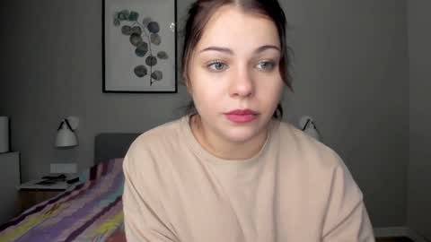 Snapshot of hot_chill__ chatting on January 11, 5:07 pm LiluCaroline online show from January 11, 5:07 pm