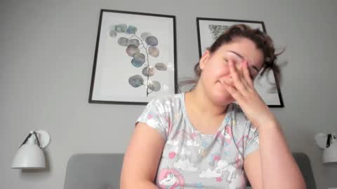 Snapshot of hot_chill__ chatting on January 18, 6:32 pm LiluCaroline online show from January 18, 6:32 pm