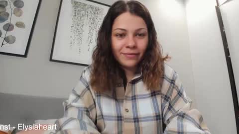 Snapshot of hot_chill__ chatting on March 12, 1:51 pm LiluCaroline online show from March 12, 1:51 pm