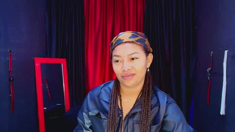 Snapshot of hot_chocolate_4u chatting on February 1, 12:26 pm hot chocolate 4u online show from February 1, 12:26 pm