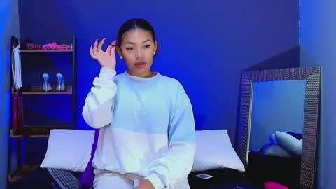 Snapshot of hot_chocolate_4u chatting on February 5, 12:38 pm hot chocolate 4u online show from February 5, 12:38 pm