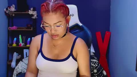 Snapshot of hot_chocolate_4u chatting on March 10, 10:55 pm hot chocolate 4u online show from March 10, 10:55 pm