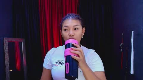 Snapshot of hot_chocolate_4u chatting on February 3, 12:14 pm hot chocolate 4u online show from February 3, 12:14 pm