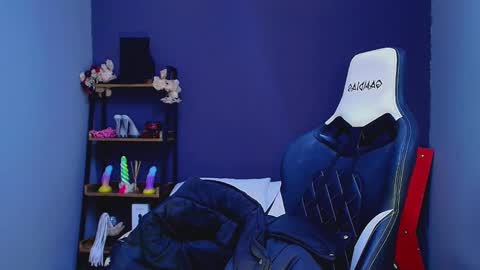 Snapshot of hot_chocolate_4u chatting on March 10, 12:17 pm hot chocolate 4u online show from March 10, 12:17 pm