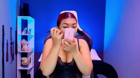 Snapshot of hot_chocolate_4u chatting on September 23, 12:25 pm hot chocolate 4u online show from September 23, 12:25 pm