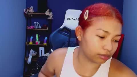 Snapshot of hot_chocolate_4u chatting on March 7, 12:23 pm hot chocolate 4u online show from March 7, 12:23 pm