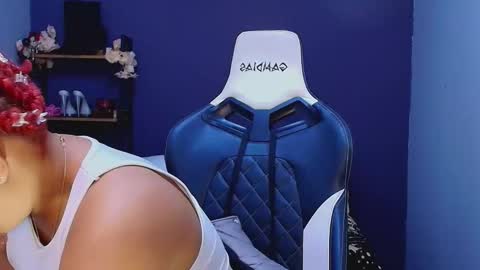 Snapshot of hot_chocolate_4u chatting on March 12, 12:26 pm hot chocolate 4u online show from March 12, 12:26 pm