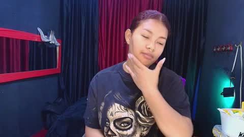 Snapshot of hot_chocolate_4u chatting on December 19, 11:29 am hot chocolate 4u online show from December 19, 11:29 am