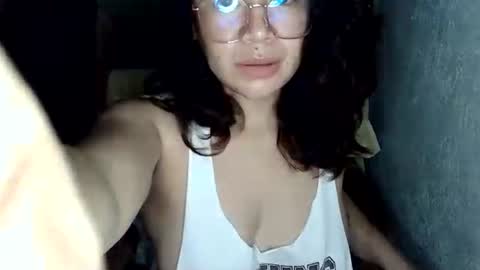 hot_emma1112 online show from July 14, 11:48 am