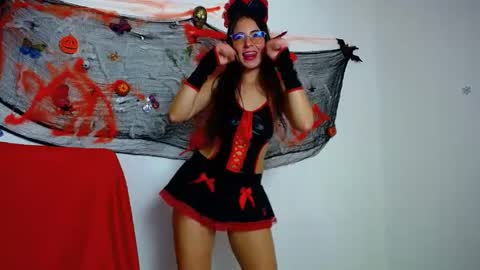 Snapshot of hot_girl01_hanna chatting on October 6, 12:05 am angie online show from October 6, 12:05 am