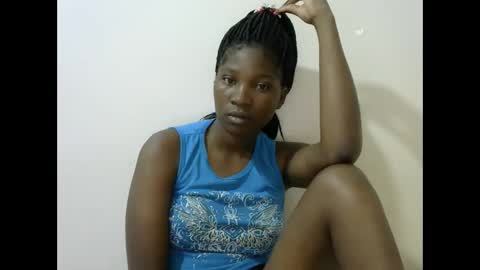 Snapshot of hot_lonnah chatting on February 23, 1:09 am LONNAH online show from February 23, 1:09 am