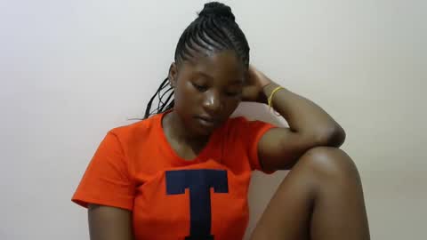 Snapshot of hot_lonnah chatting on March 8, 4:52 am LONNAH online show from March 8, 4:52 am