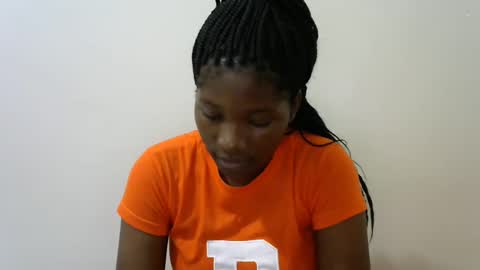 Snapshot of hot_lonnah chatting on February 12, 12:44 pm LONNAH online show from February 12, 12:44 pm