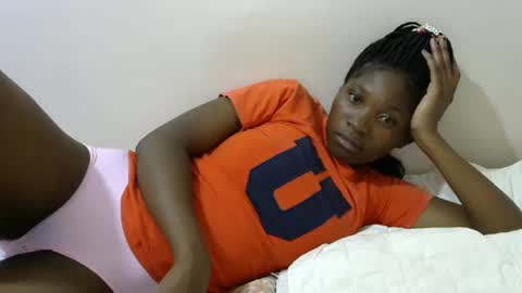 Snapshot of hot_lonnah chatting on February 20, 7:41 pm LONNAH online show from February 20, 7:41 pm