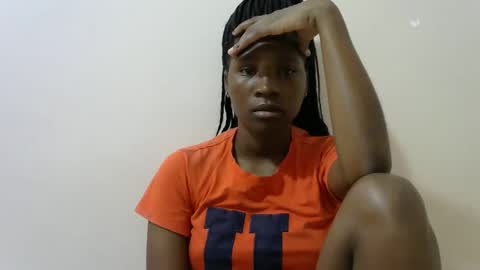 Snapshot of hot_lonnah chatting on February 28, 6:43 am LONNAH online show from February 28, 6:43 am