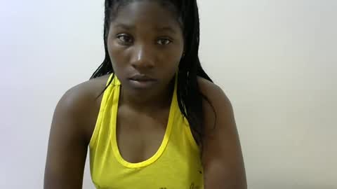 Snapshot of hot_lonnah chatting on February 27, 6:18 am LONNAH online show from February 27, 6:18 am