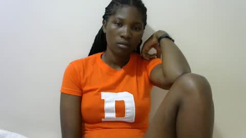 Snapshot of hot_lonnah chatting on January 17, 6:54 pm LONNAH online show from January 17, 6:54 pm