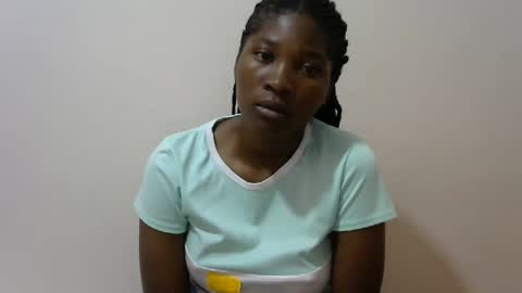 Snapshot of hot_lonnah chatting on January 19, 7:04 am LONNAH online show from January 19, 7:04 am