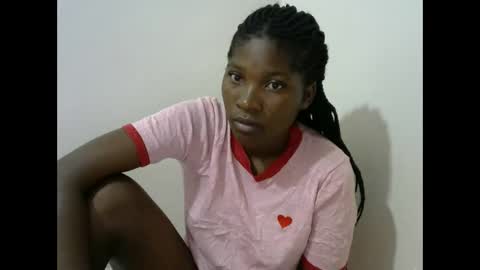 Snapshot of hot_lonnah chatting on January 23, 7:11 am LONNAH online show from January 23, 7:11 am