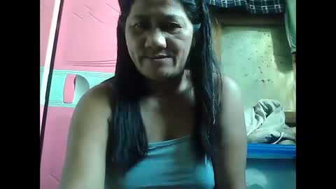 Snapshot of hot_mama09 chatting on October 31, 7:45 am hotmama online show from October 31, 7:45 am