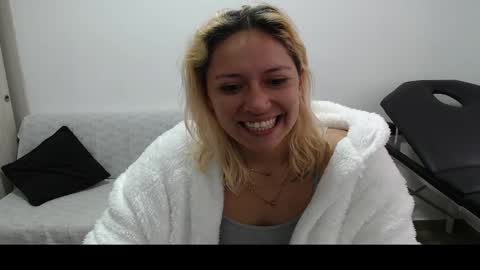 Mia online show from March 7, 2:12 pm